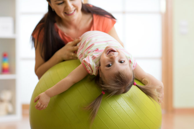 10 consigli posturali per il tuo bambino: dall’infanzia all’adolescenza